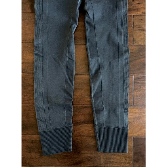 Lululemon Ebb To Street Black Heather Compression Leggings Pants size II / 6 - Picture 9 of 14